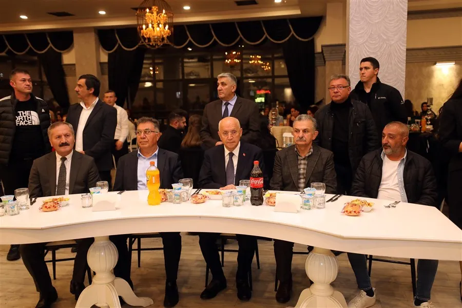 Yenimahalle Belediyesi’nin öğretmenleri yemekte buluştu