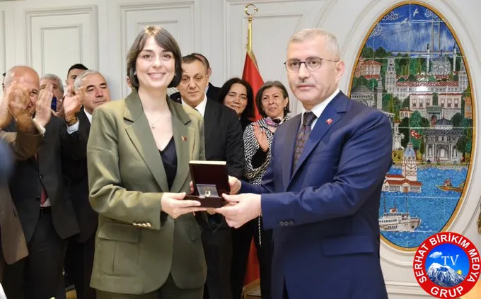 CHP Üsküdar Belediye Başkanı Sinem Dedetaş Görevi Deviraldı