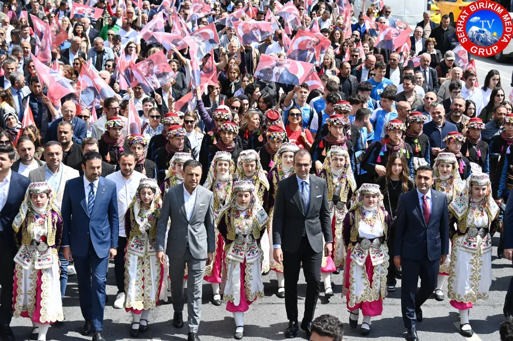 İstanbul’da Şişli, Beyoğlu ve Beşiktaş Atatürk’ün İzinde Yürüdü