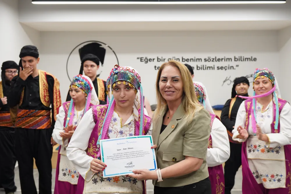 Beylikdüzü Engelsiz Yaşam Merkezi’nde Karne   Heyecanı
