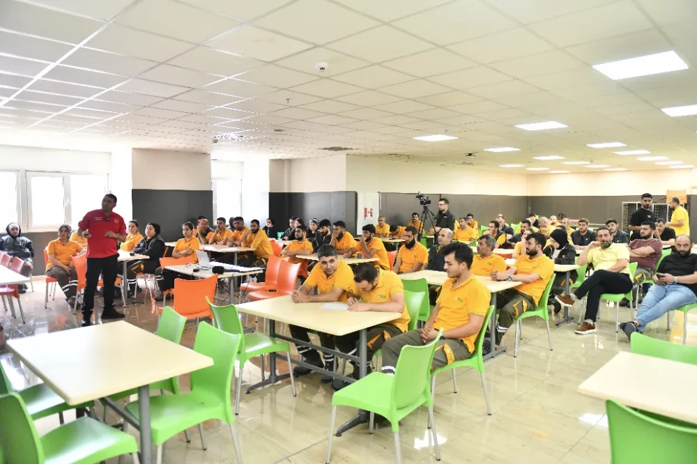 Özer, Depreme Karşı Bilinçlendirmek İçin Kırmızı Alarm Verdi…