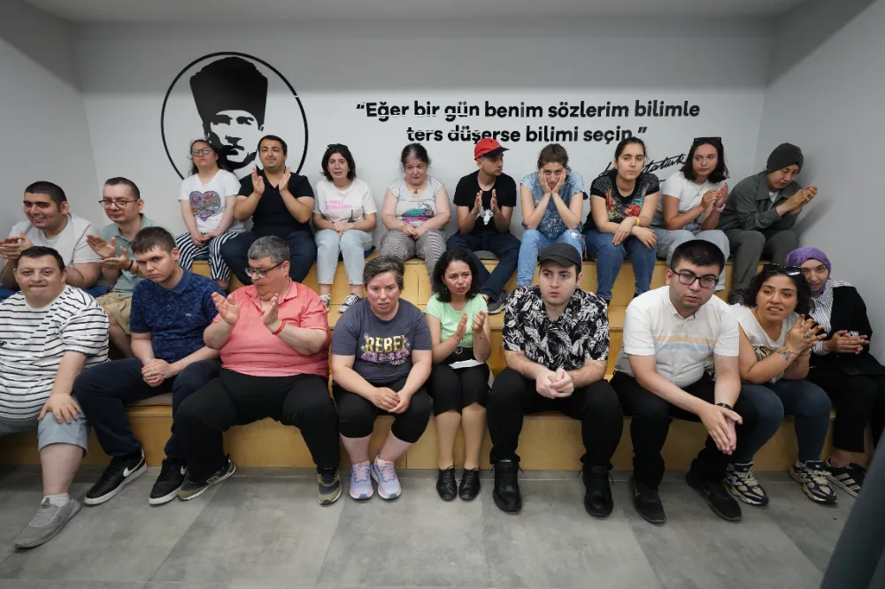 Beylikdüzü Engelsiz Yaşam Merkezi’nde Karne Heyecanı