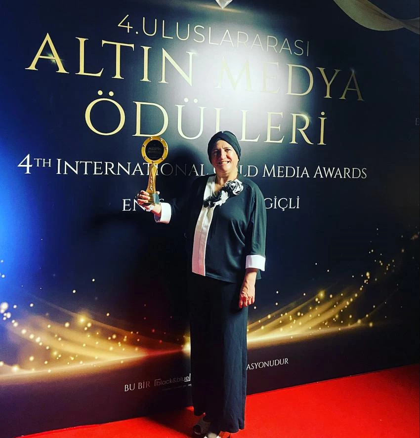 Şenay Bilgiçli, Ödüllerine Bir Yenisini Daha Ekledi!