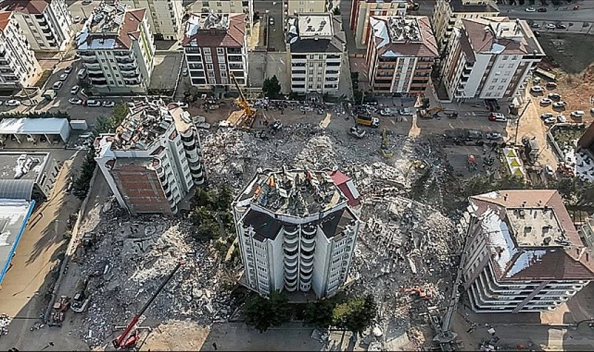 “Bina Durduğu Yerde Çökebilir” İstanbulda Dönüşmesi Gereken 318 Bina Var 