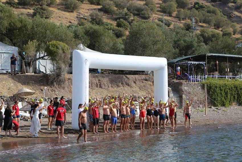 Avcılar’ın Sevilen Diş Hekimi Yüzme Etkinliği’nde Anıldı
